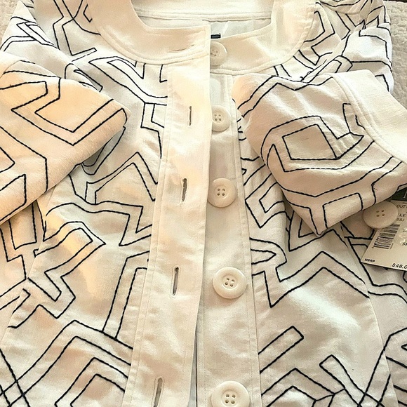 Women's White & Black Geometric Print (Size Medium) 3/4 Length Sleeve Jacket - Picture 9 of 10